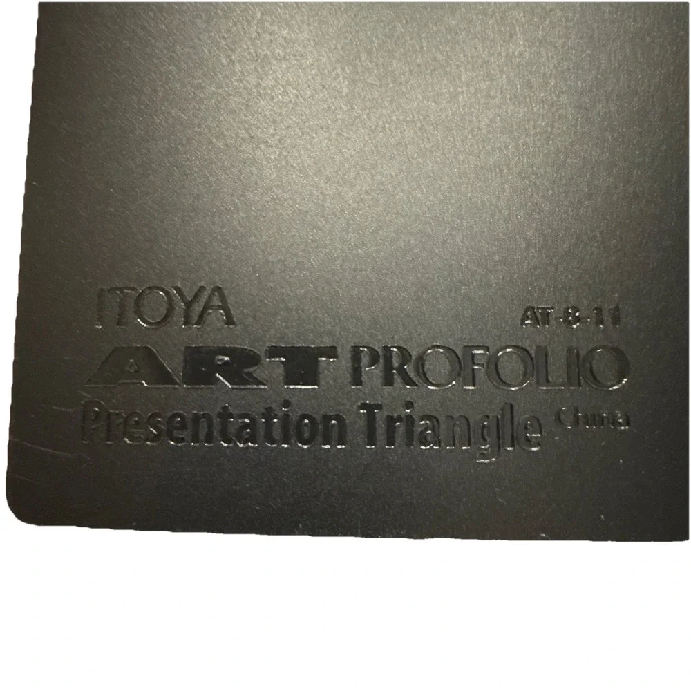 ITOYA Art Profolio Presentation Triangle 8.5x11 Portfolio Folder Black